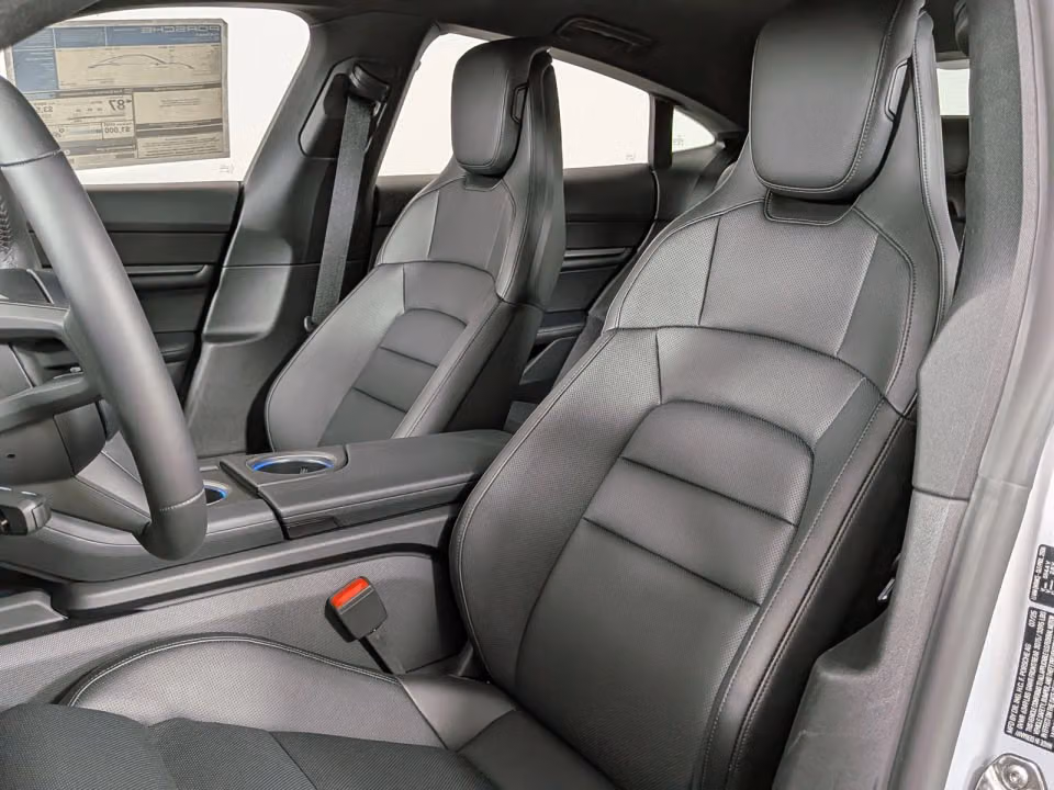 2026 Porsche Taycan Base - Photo 35