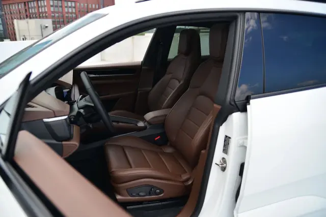 2025 Porsche Macan Base - Photo 38