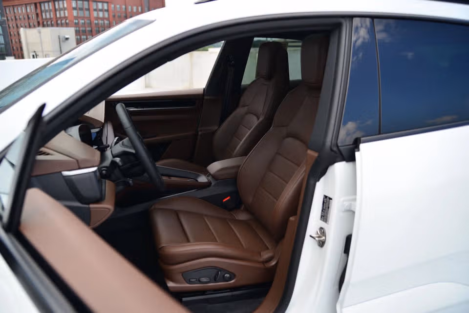 2025 Porsche Macan Base - Photo 35