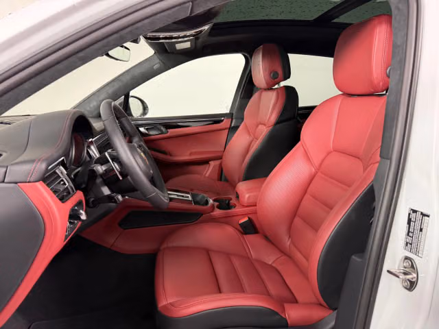 2026 Porsche Macan T - Photo 34