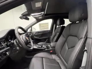 2026 Porsche Macan T - Photo 37