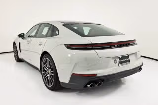 2026 Porsche Panamera Base - Photo 17