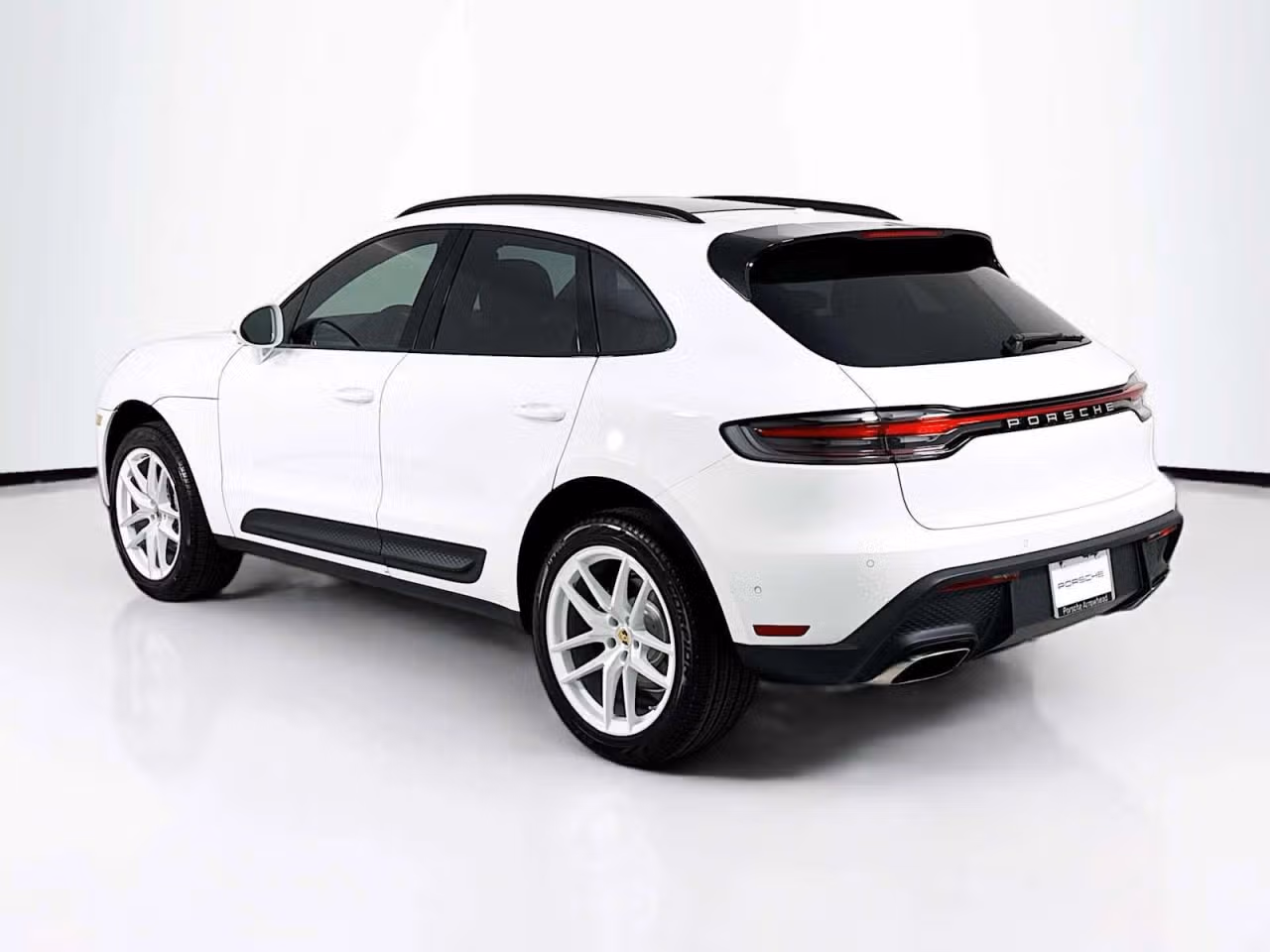 2026 Porsche Macan T - Photo 20