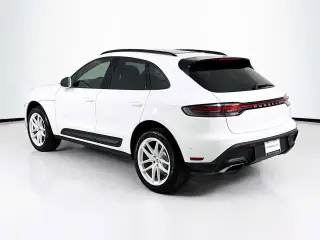 2026 Porsche Macan T - Photo 21