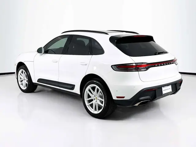 2026 Porsche Macan T - Photo 22