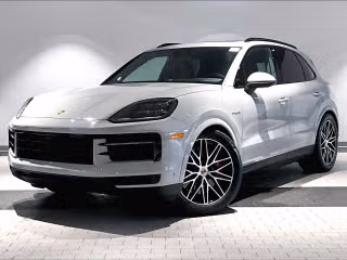 2026 Porsche Cayenne S E-Hybrid's photo