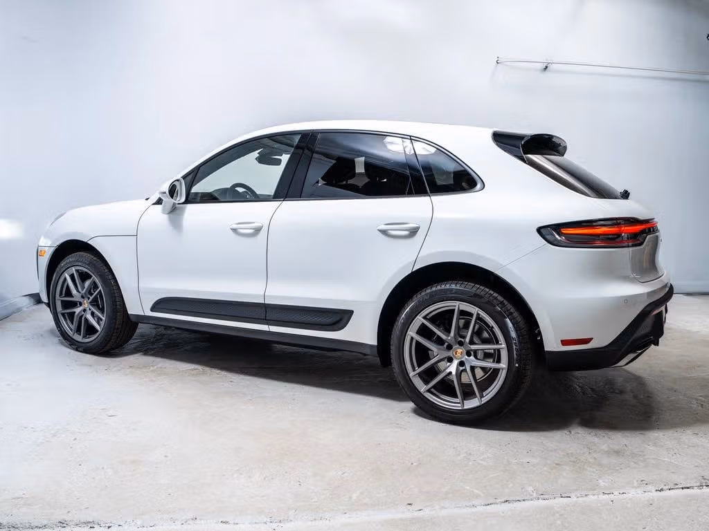2026 Porsche Macan Base - Photo 12