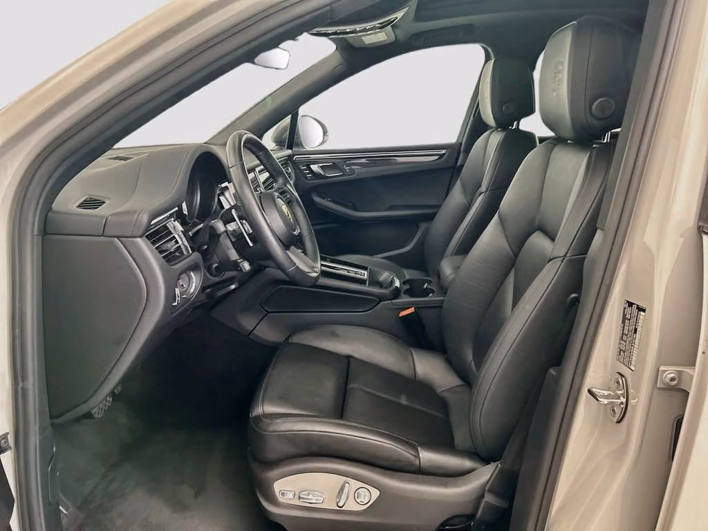 2025 Porsche Macan Base - Photo 36
