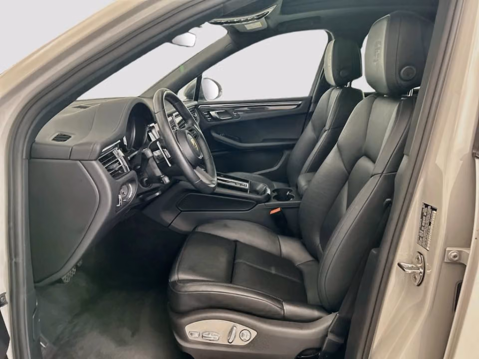 2025 Porsche Macan Base - Photo 35