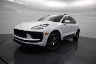 2025 Porsche Macan -'s photo