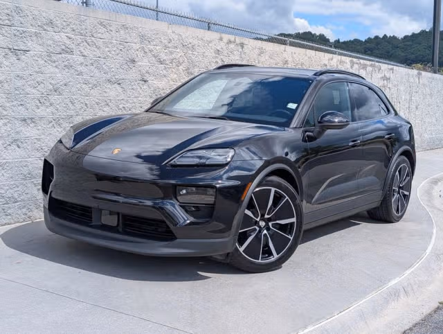 Used 2025 Porsche Macan Base with VIN WP1AD2XA3SL075663 for sale in Chattanooga, TN