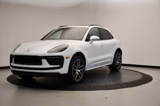 2025 Porsche Macan -'s photo
