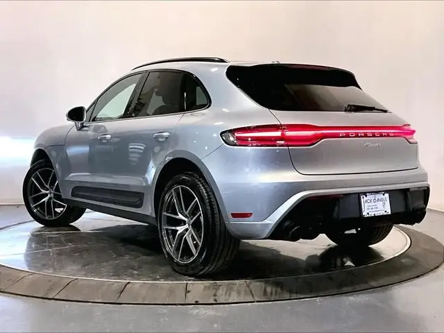 2025 Porsche Macan T - Photo 22