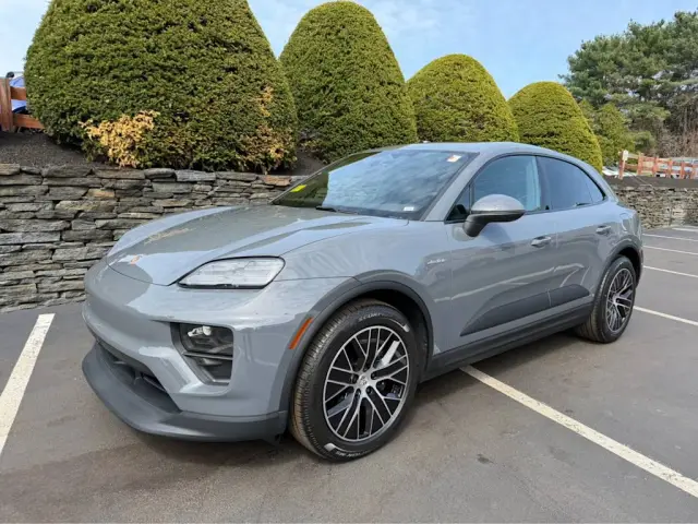 2026 Porsche Macan Base - Photo 6