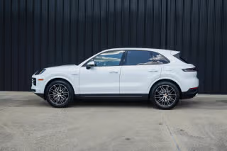 2026 Porsche Cayenne E-Hybrid - Photo 9
