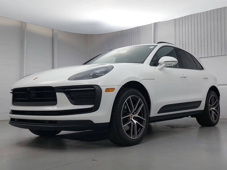 2024 Porsche Macan Base