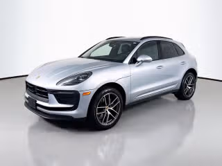 2022 Porsche Macan -'s photo