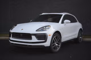 2025 Porsche Macan's photo