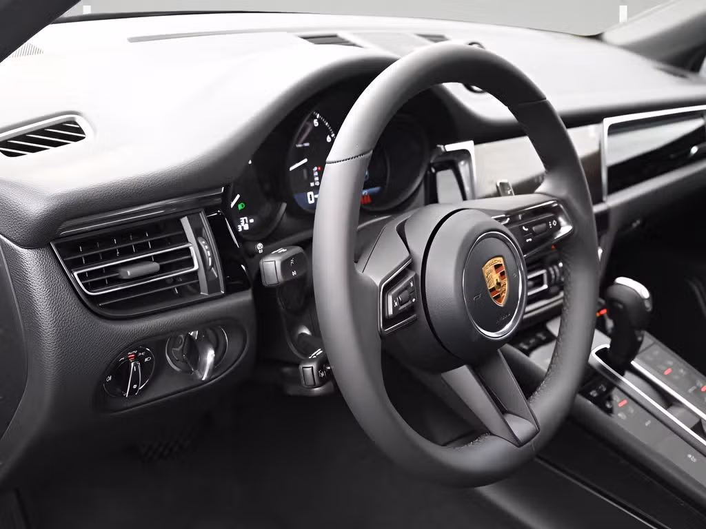 2026 Porsche Macan Base - Photo 36