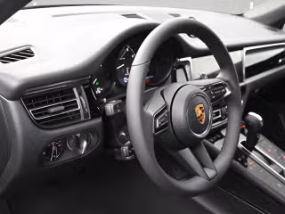 2026 Porsche Macan Base - Photo 33