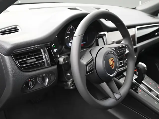 2026 Porsche Macan Base - Photo 38