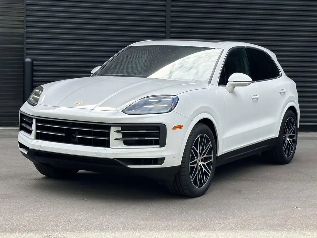 2025 Porsche Cayenne S - Photo 8