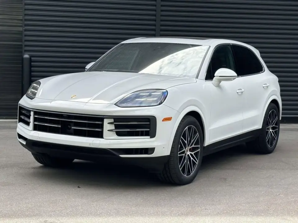 2025 Porsche Cayenne S - Photo 7