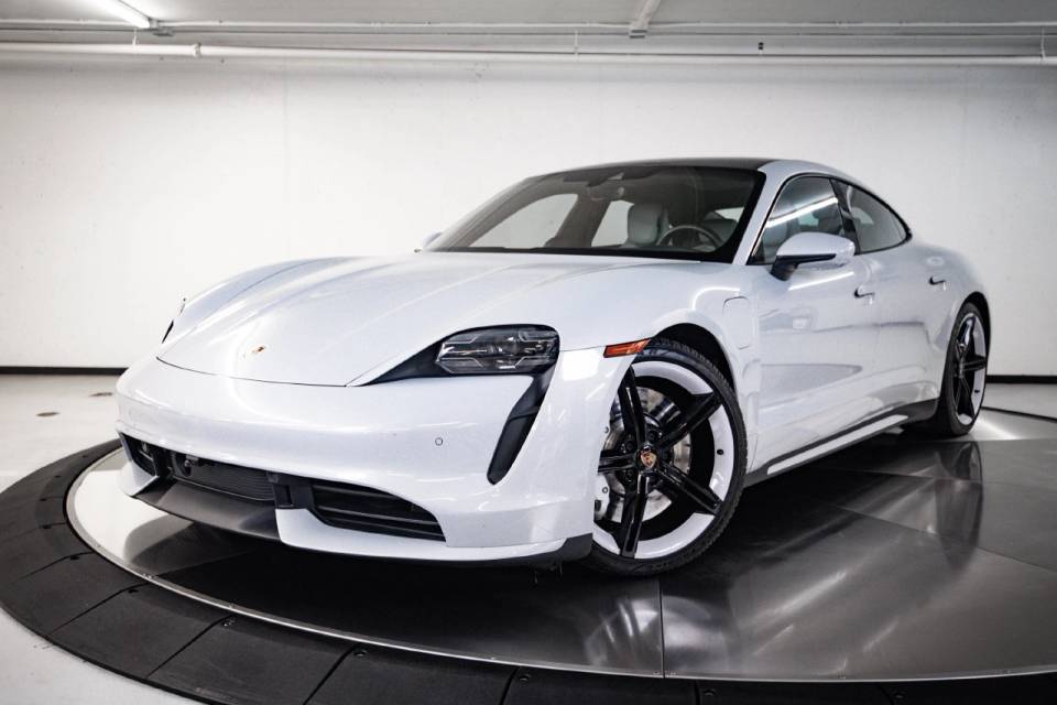2022 Porsche Taycan Turbo