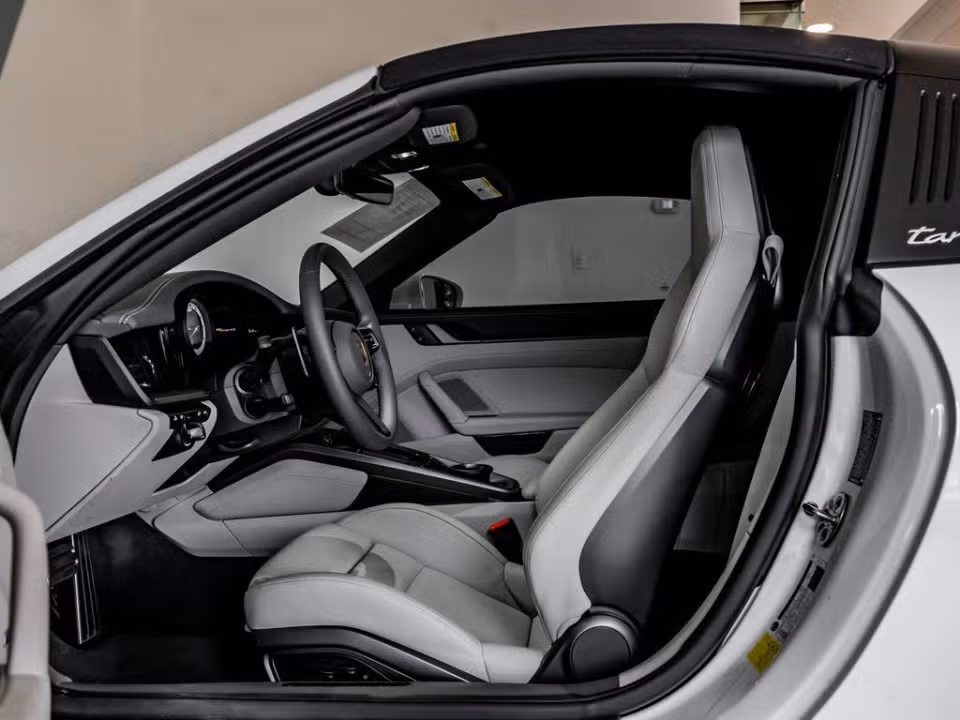 2024 Porsche 911 GTS - Photo 35