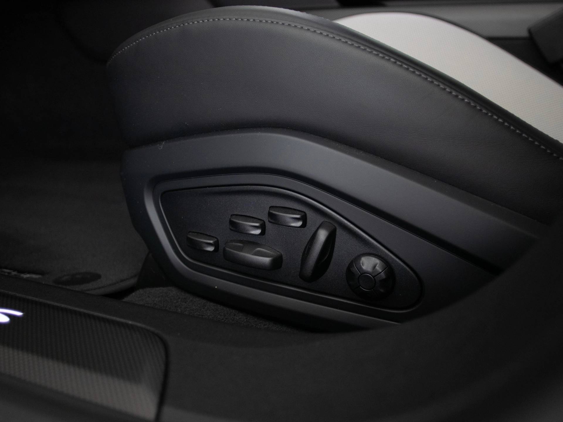 Taycan Turbo S Sport Turismo, photo 64 of 64