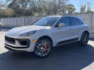 2026 Porsche Macan S's photo