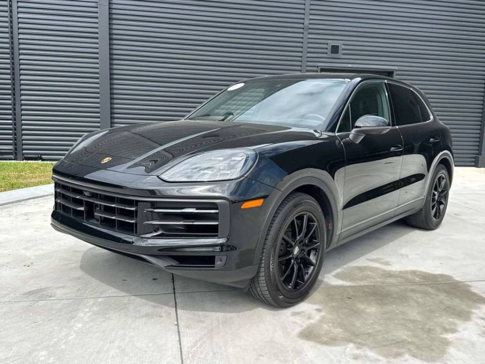 2024 Porsche Cayenne Base