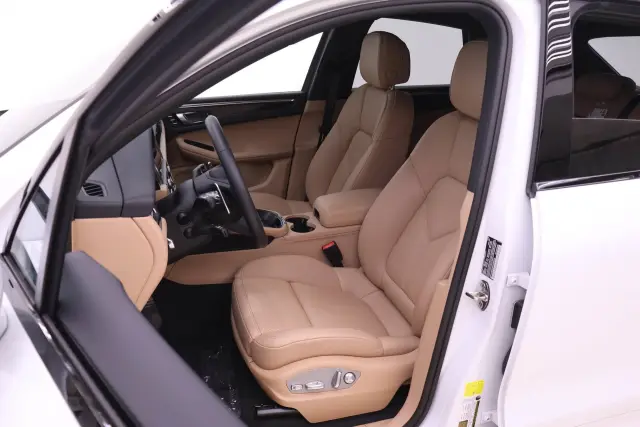 2026 Porsche Macan T - Photo 38