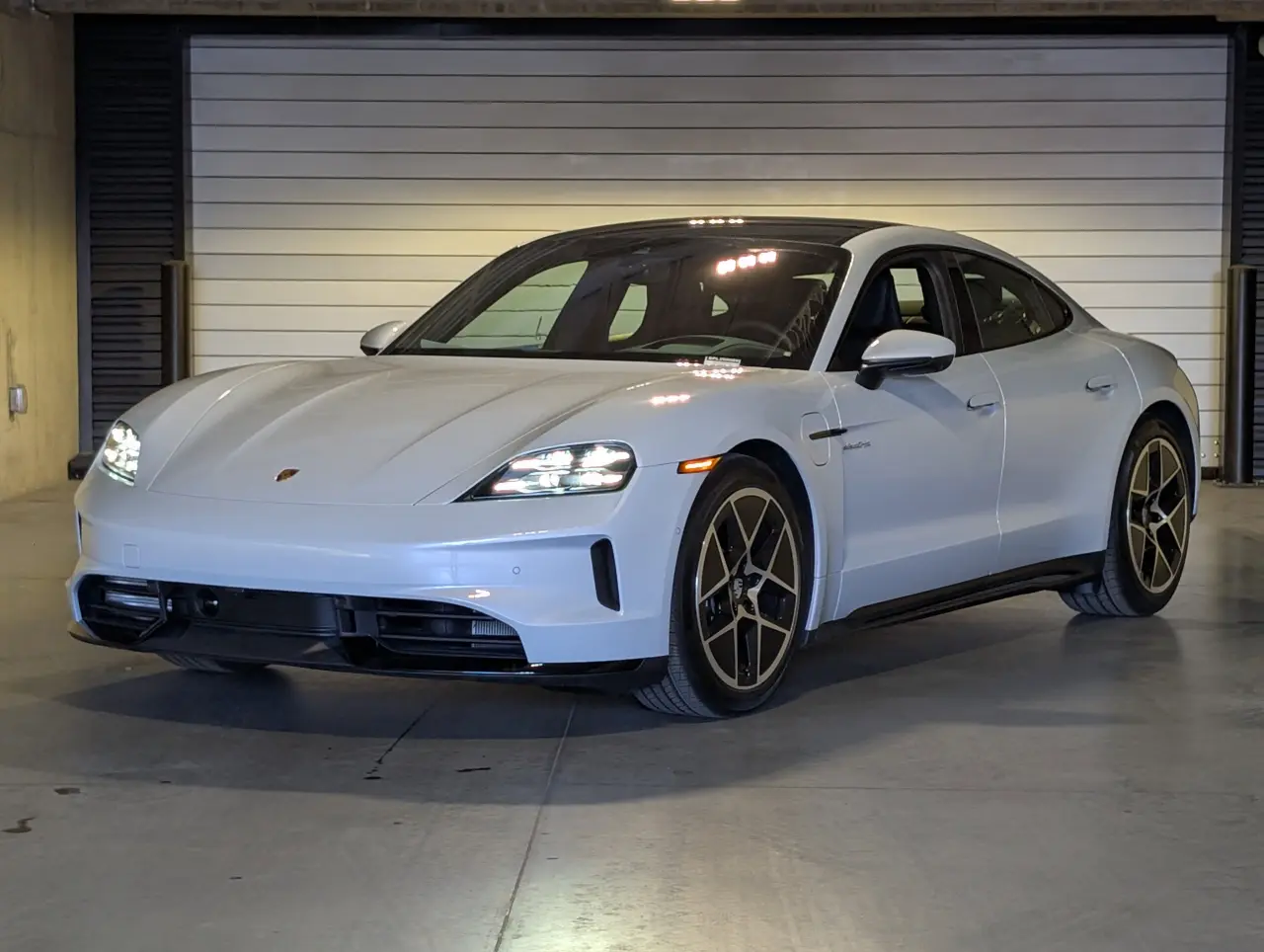 2026 Porsche Taycan Base - Photo 8