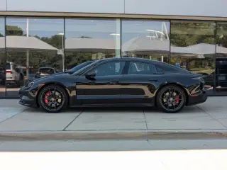 2026 Porsche Taycan GTS - Photo 13
