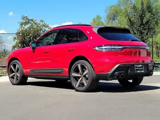 2025 Porsche Macan T - Photo 21