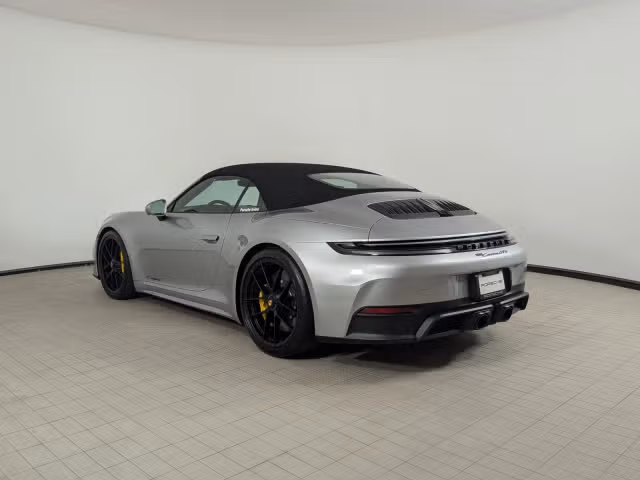 2026 Porsche 911 GTS - Photo 18