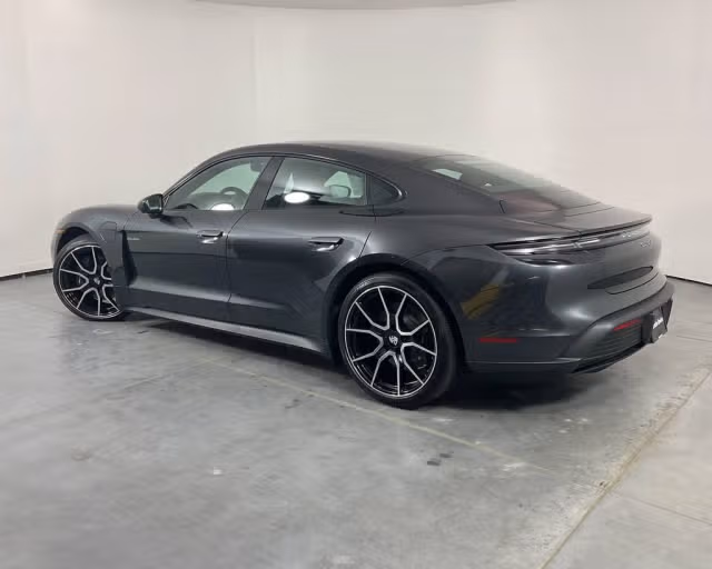 2025 Porsche Taycan Base - Photo 18