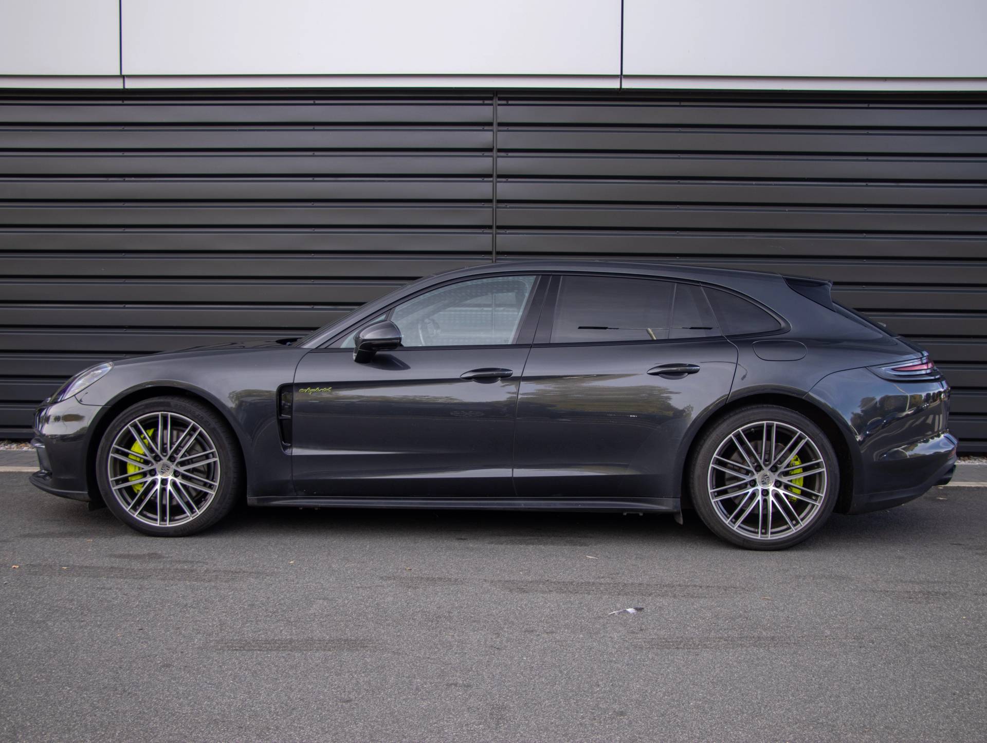 Panamera 4 E-Hybrid Sport Turismo, photo 2 of 33