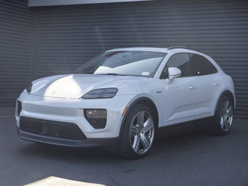 2025 Porsche Macan