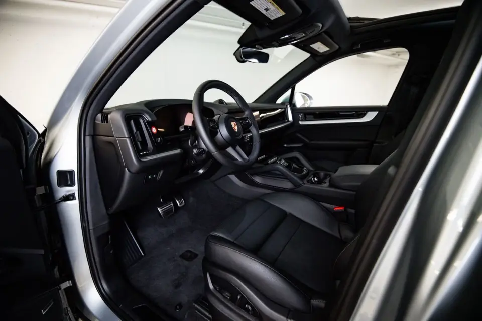 2026 Porsche Cayenne S - Photo 31