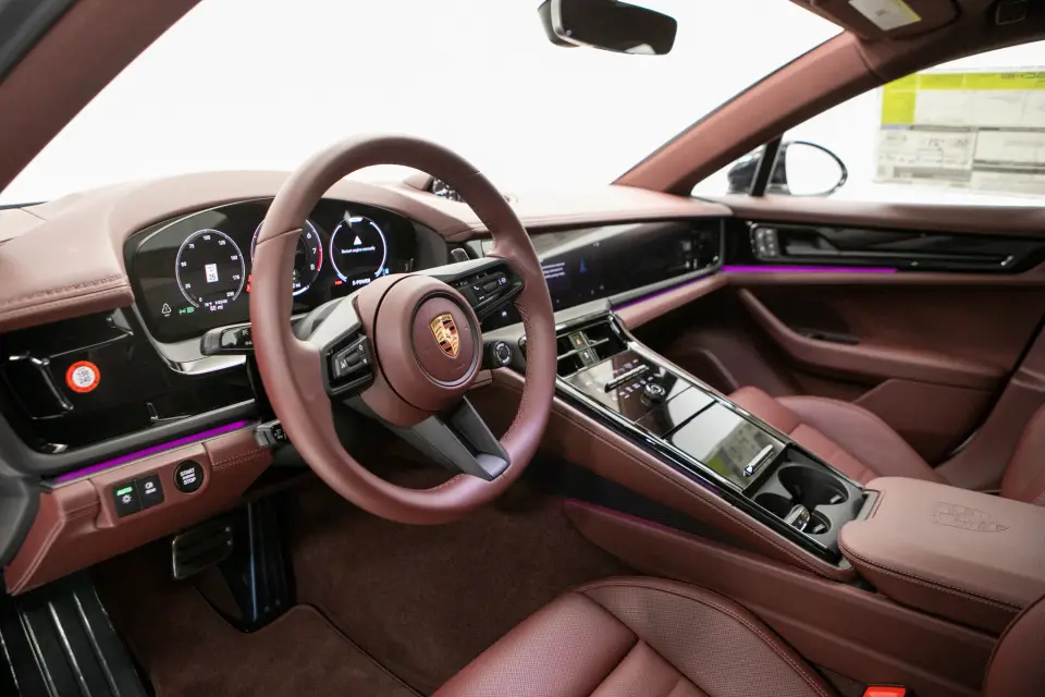 2026 Porsche Panamera 4 E-Hybrid - Photo 31