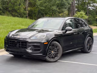 2025 Porsche Cayenne GTS's photo