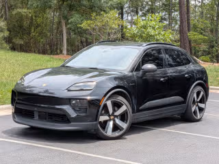 2025 Porsche Macan Macan 4 Electric's photo