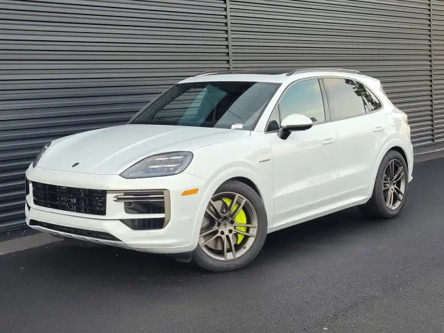 2025 Porsche Cayenne Turbo E-Hybrid - Photo 6