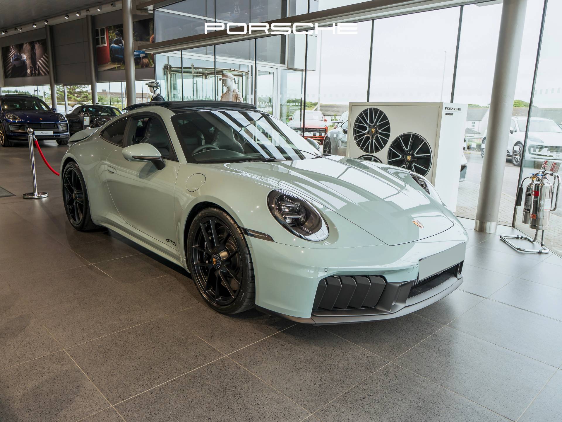 911 Carrera GTS, photo 1 of 42