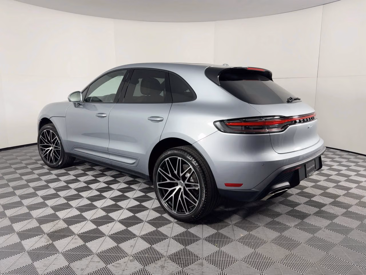 2026 Porsche Macan T - Photo 20