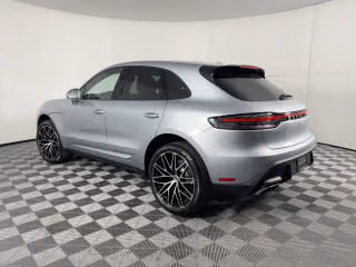 2026 Porsche Macan T - Photo 17