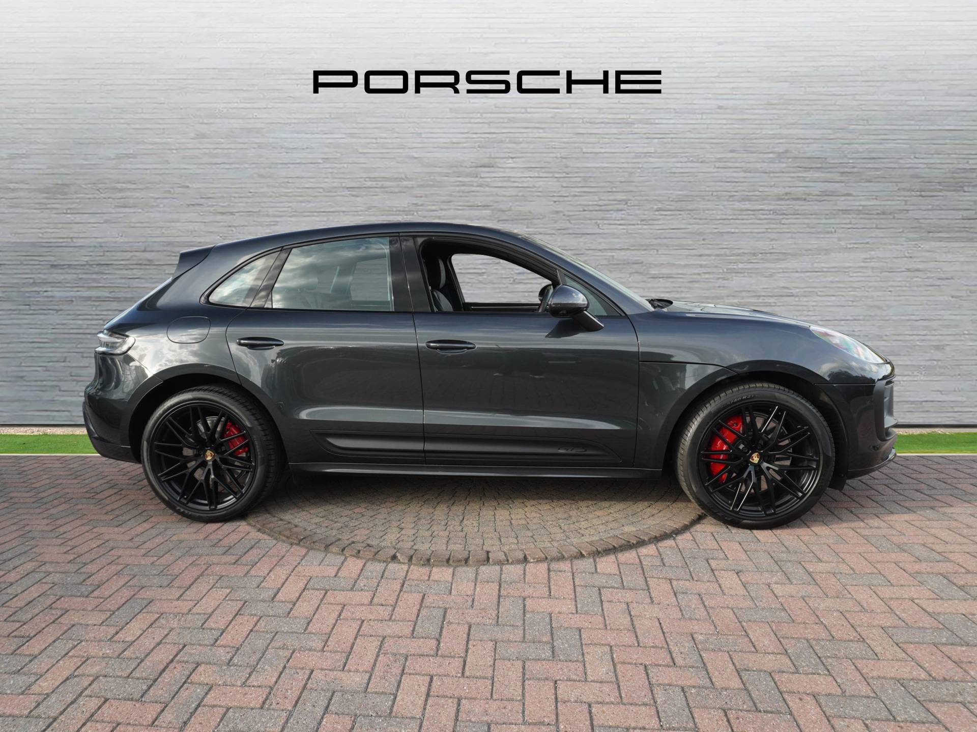 Macan GTS, photo 2 of 46