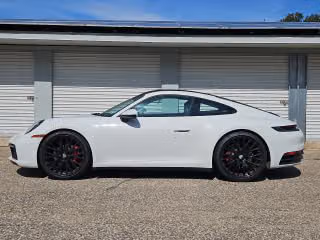 2022 Porsche 911 - Photo 9